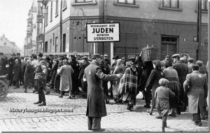 poland-german-occupation-ww2-jewish-police-german-soldiers-lodz-ghetto